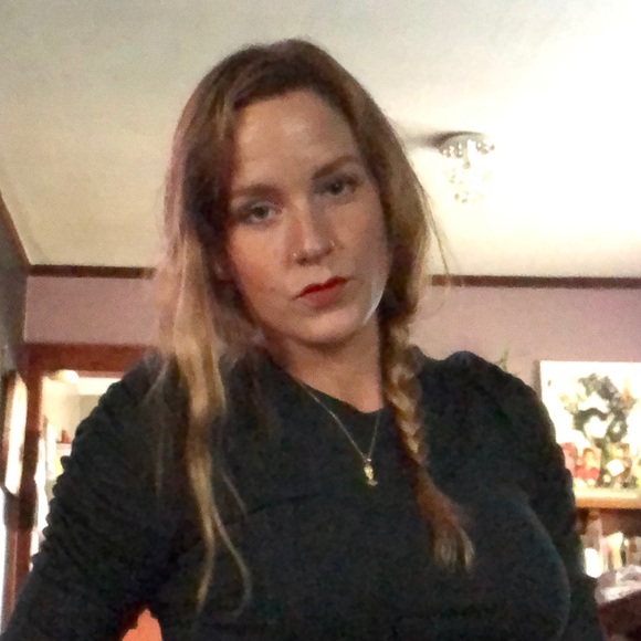 Meet your Posher, Kendra - Picture 1 of 1